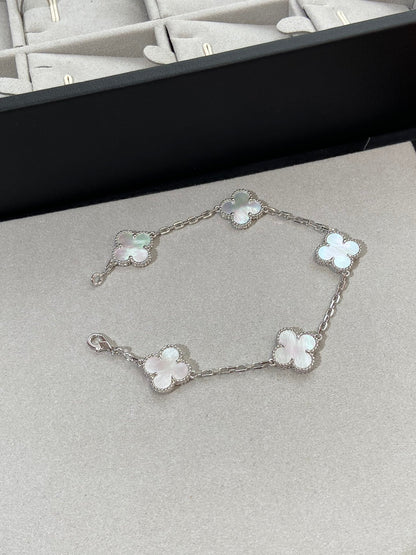 [⭐Luxery]CLOVER WHITE PEARL MOP 5 MOTIF BRACELET COLLECTION