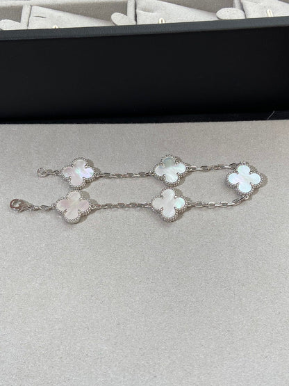 [⭐Luxery]CLOVER WHITE PEARL MOP 5 MOTIF BRACELET COLLECTION