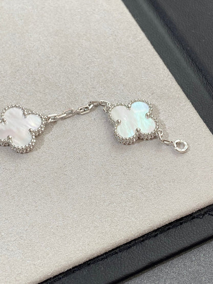 [⭐Luxery]CLOVER WHITE PEARL MOP 5 MOTIF BRACELET COLLECTION