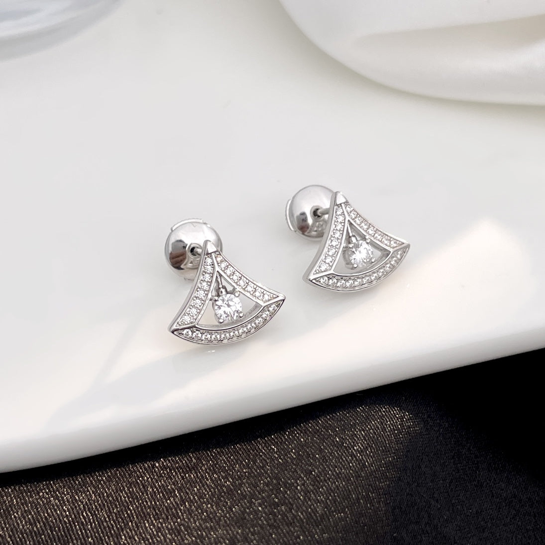 [⭐Luxery]DREAM MINI DIAMOND STUD EARRINGS