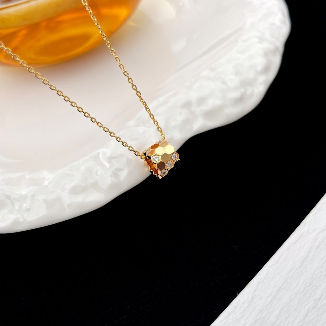 [⭐Luxery]BEE MINI PEDANT DIAMOND NECKLACE