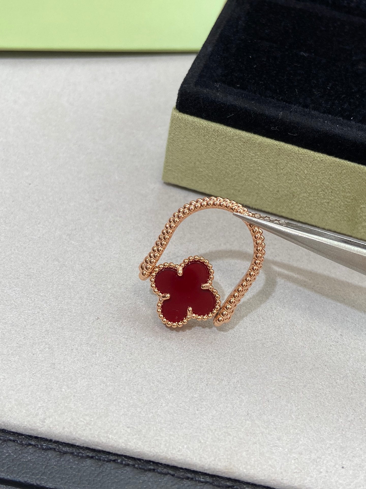 [⭐Luxery]CLOVER RIVERSIBLE ROSE GOLD RING
