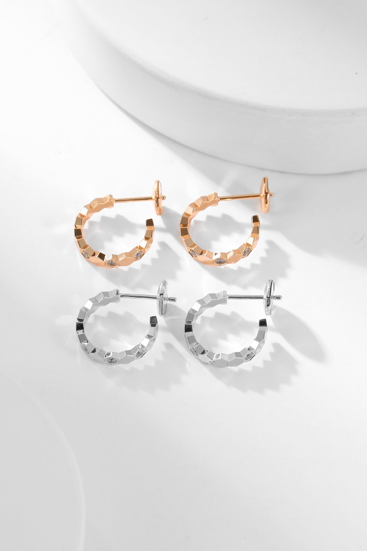 [⭐Luxery]BEE LOVE DIAMOND HOOP EARRINGS