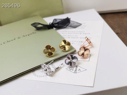 [⭐Luxery]CLOVER MEDIUM STUD EARRINGS