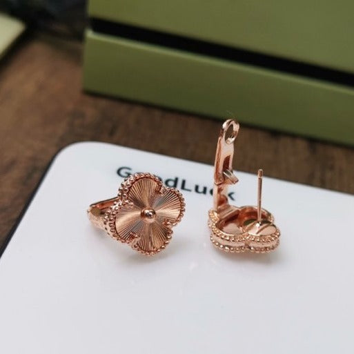 [⭐Luxery]CLOVER MEDIUM STUD EARRINGS