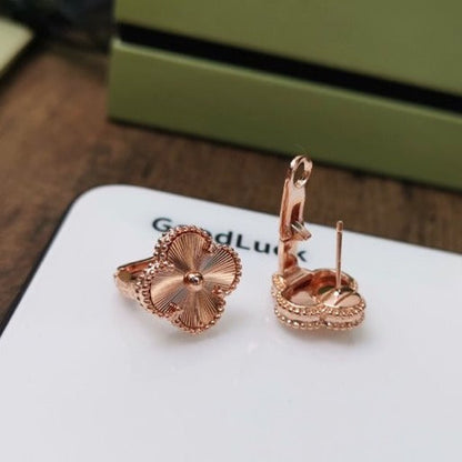 [⭐Luxery]CLOVER MEDIUM STUD EARRINGS