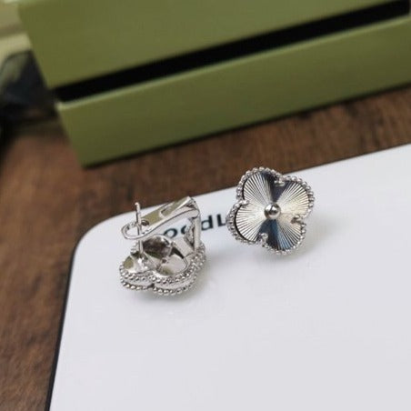 [⭐Luxery]CLOVER MEDIUM STUD EARRINGS