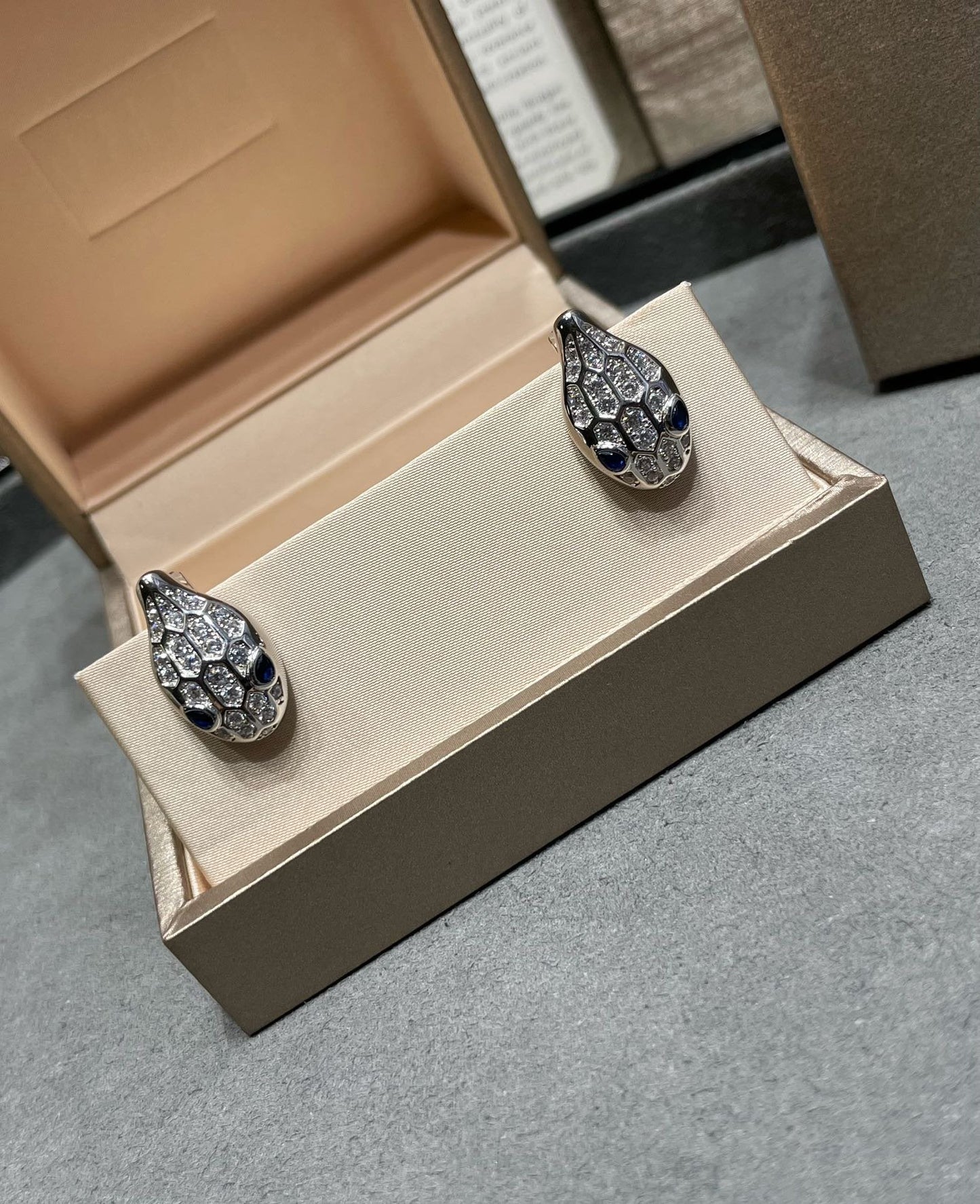[⭐Luxery]SERPENT DIAMOND STUD EARRINGS