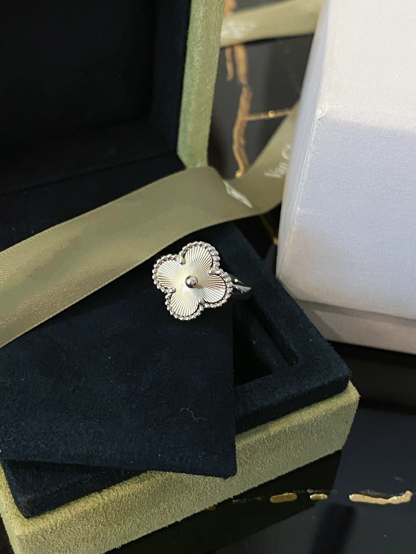 [⭐Luxery]CLOVER SILVER RING