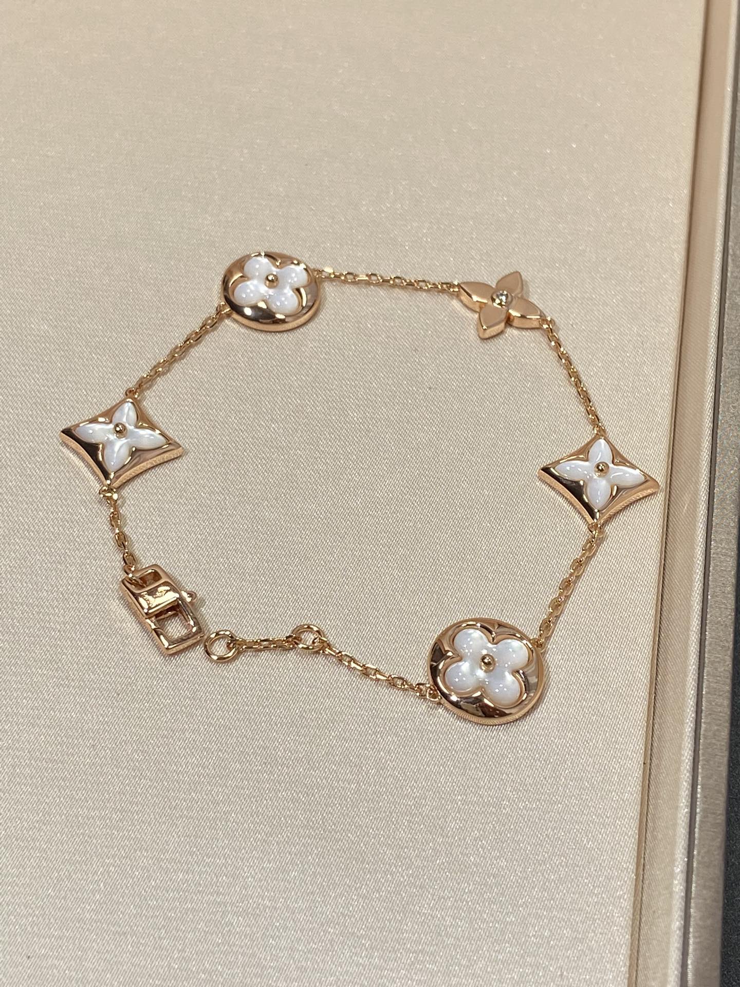 [⭐Luxery]STAR AND SUN 5 MOTIF MOP PINK GOLD BRACELET