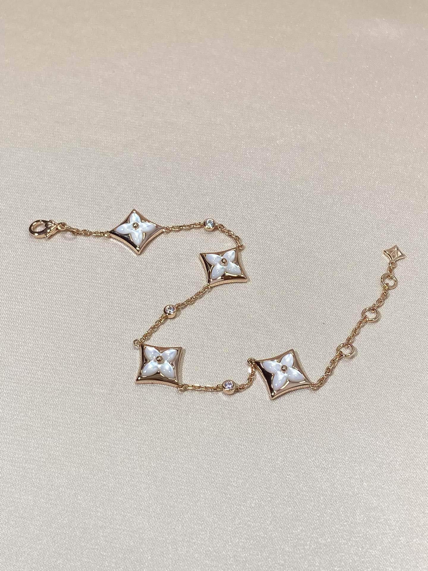 [⭐Luxery]STAR 4 MOTIF MOP DIAMOND PINK GOLD BRACELET