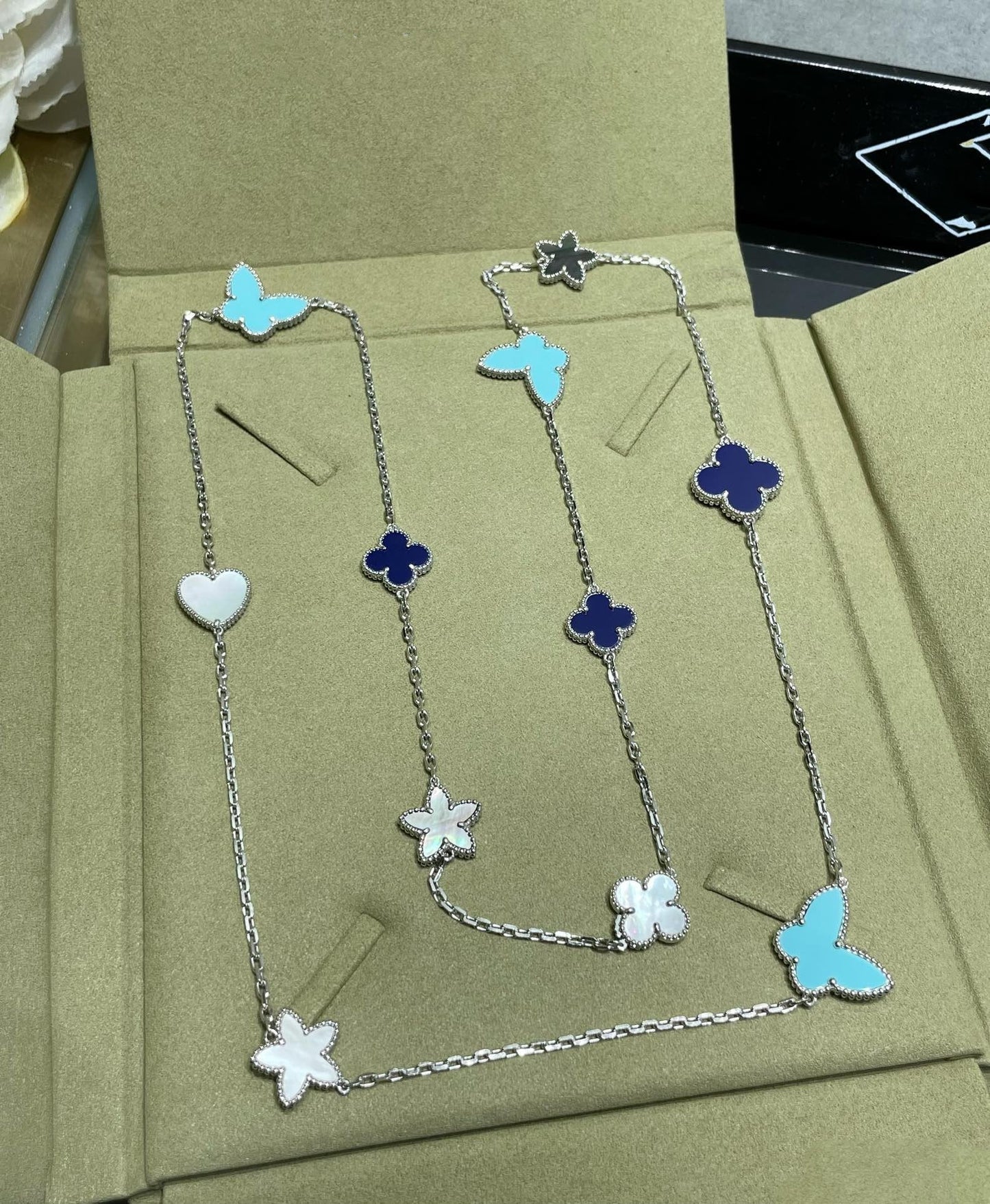 [⭐Luxery]LUCKY CLOVER SILVER 11 MOTIF NECKLACE