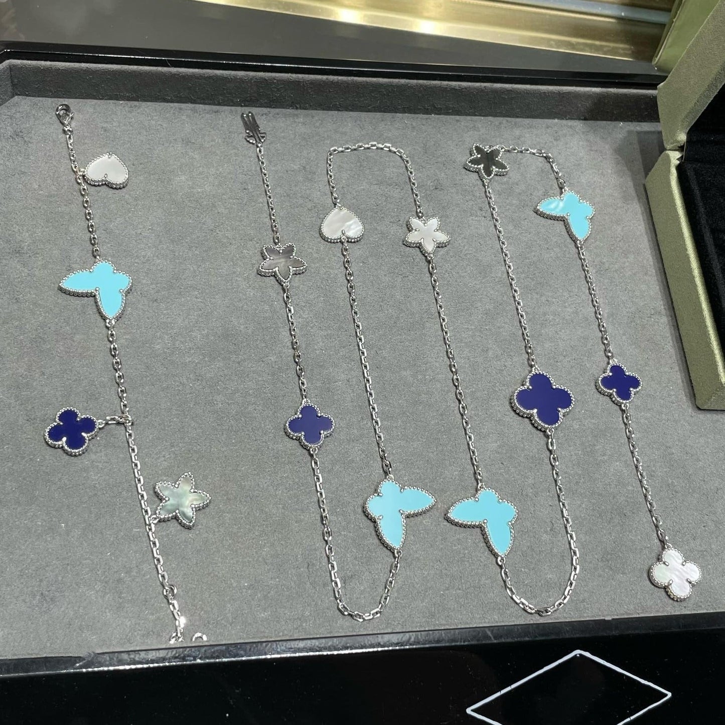 [⭐Luxery]LUCKY CLOVER SILVER 11 MOTIF NECKLACE