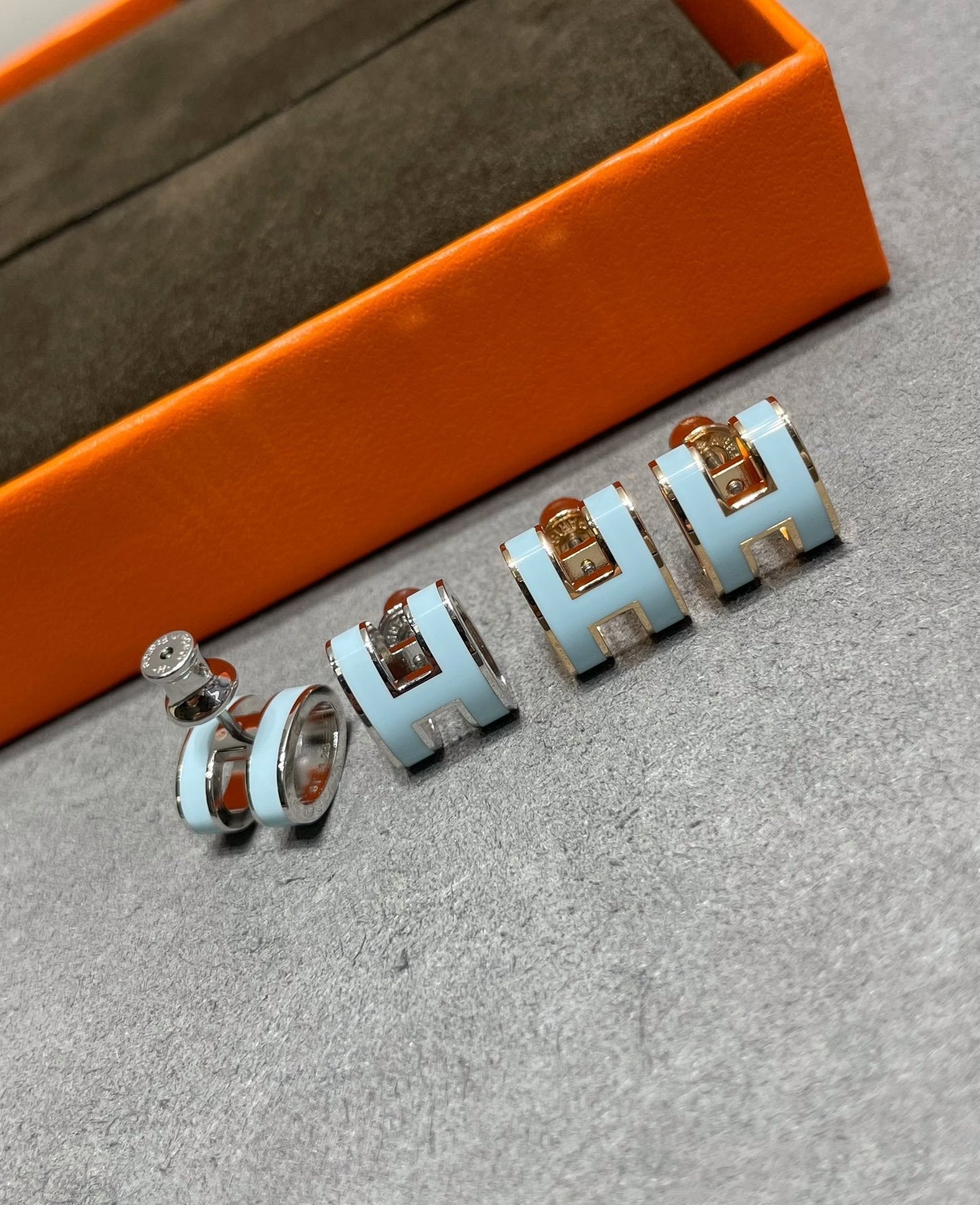 [⭐Luxery]POP H SKY BLUE STUD EARRINGS