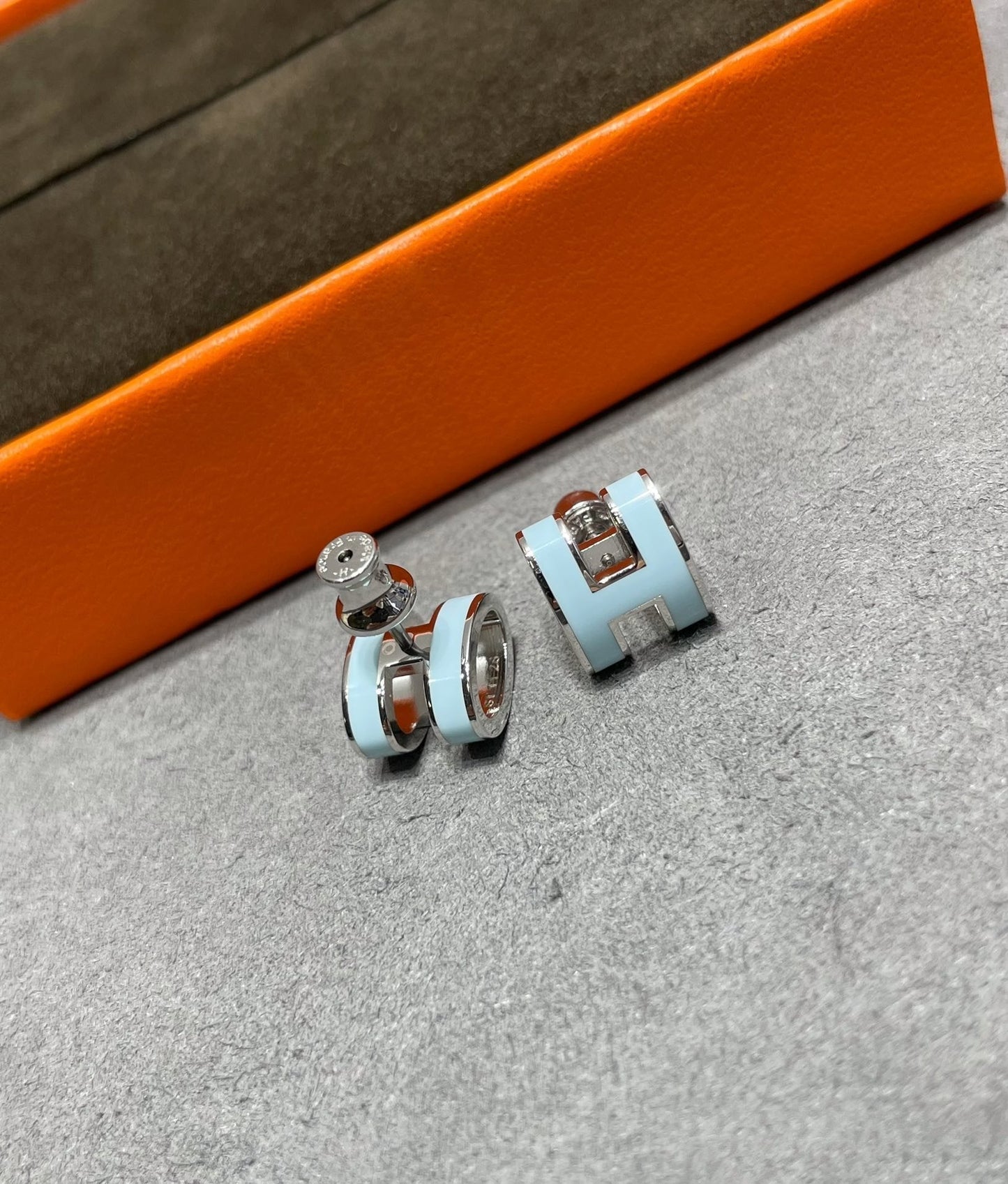 [⭐Luxery]POP H SKY BLUE STUD EARRINGS