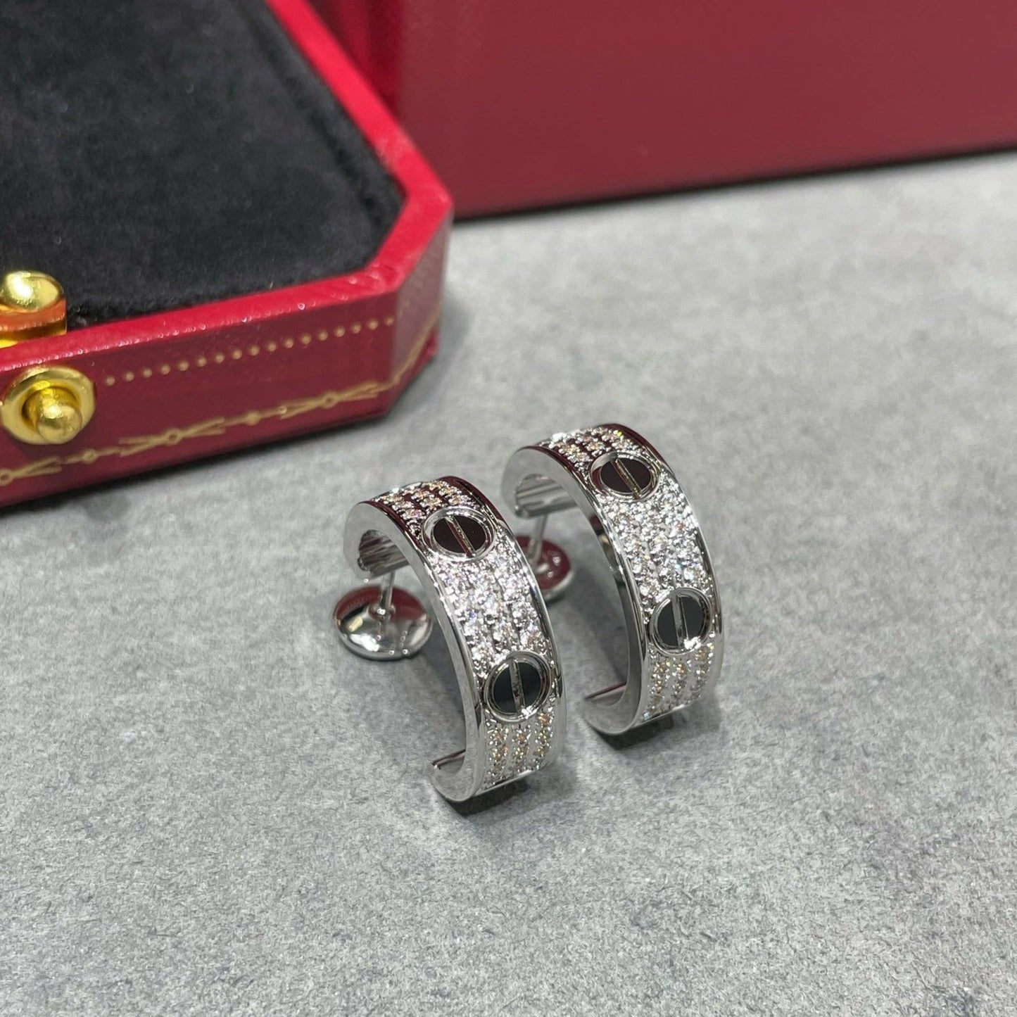 [⭐Luxery]LOVE CERAMIC DIAMOND PAVED SILVER EARRINGS