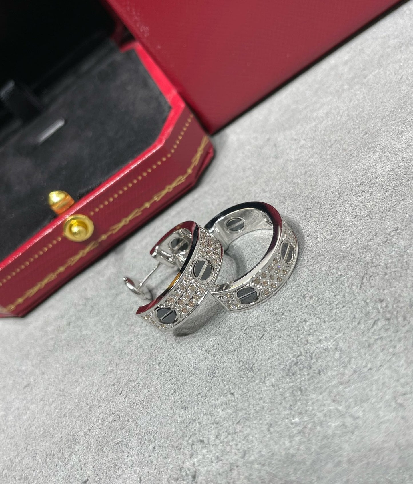 [⭐Luxery]LOVE CERAMIC DIAMOND PAVED SILVER EARRINGS