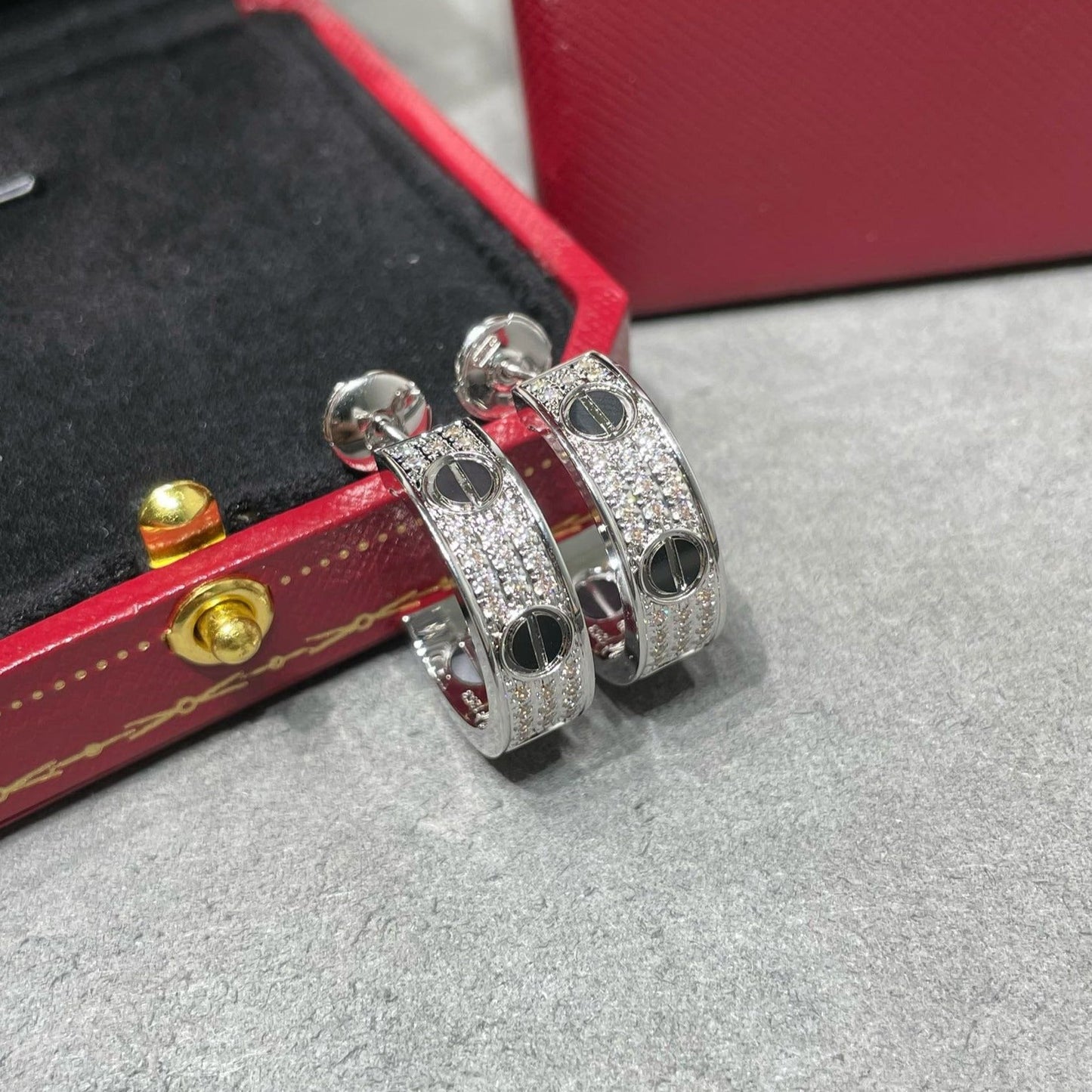 [⭐Luxery]LOVE CERAMIC DIAMOND PAVED SILVER EARRINGS