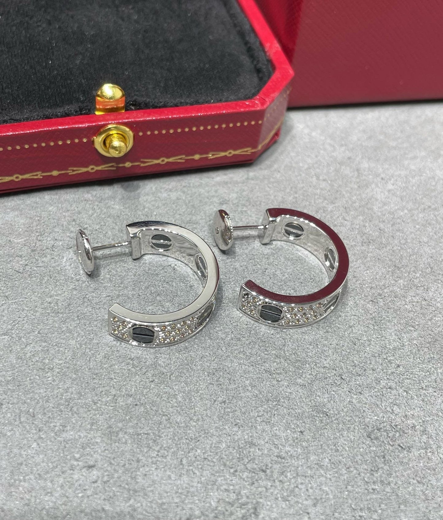 [⭐Luxery]LOVE CERAMIC DIAMOND PAVED SILVER EARRINGS