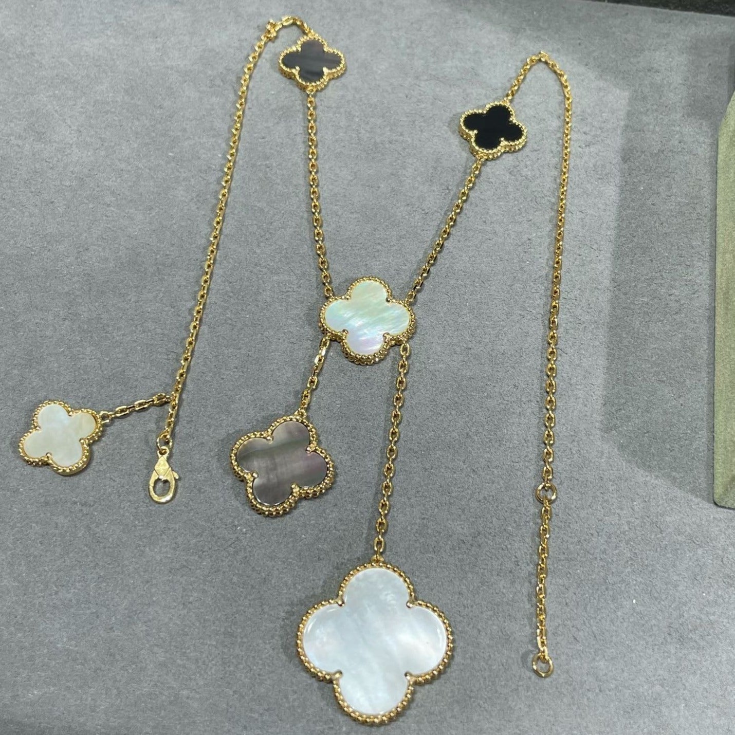 [⭐Luxery]CLOVER 6 MOTIF MOP ONYX GOLD NECKLACE