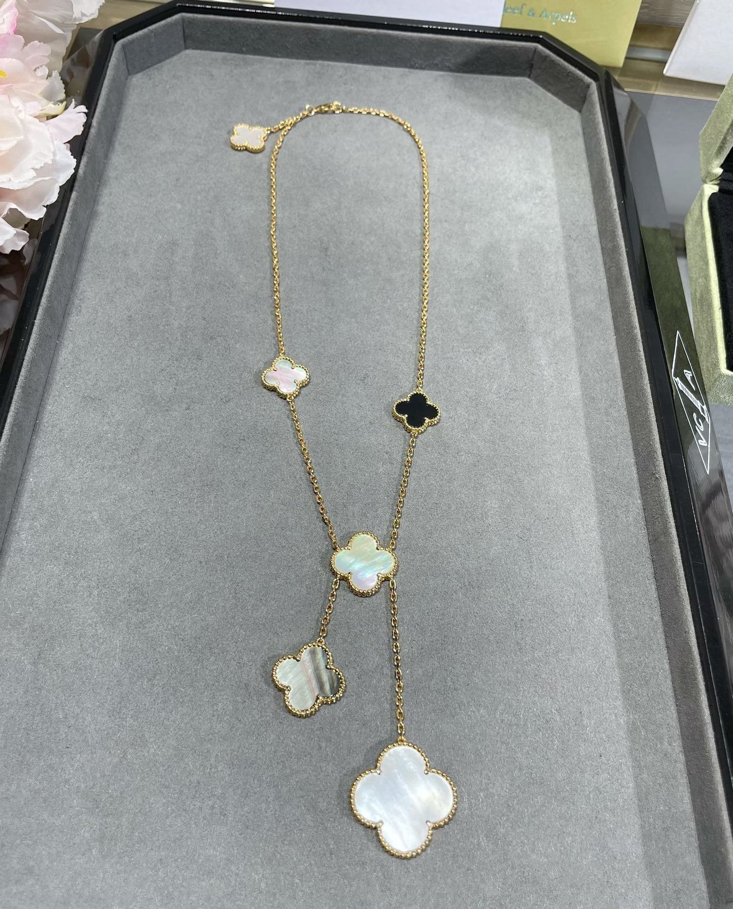 [⭐Luxery]CLOVER 6 MOTIF MOP ONYX GOLD NECKLACE