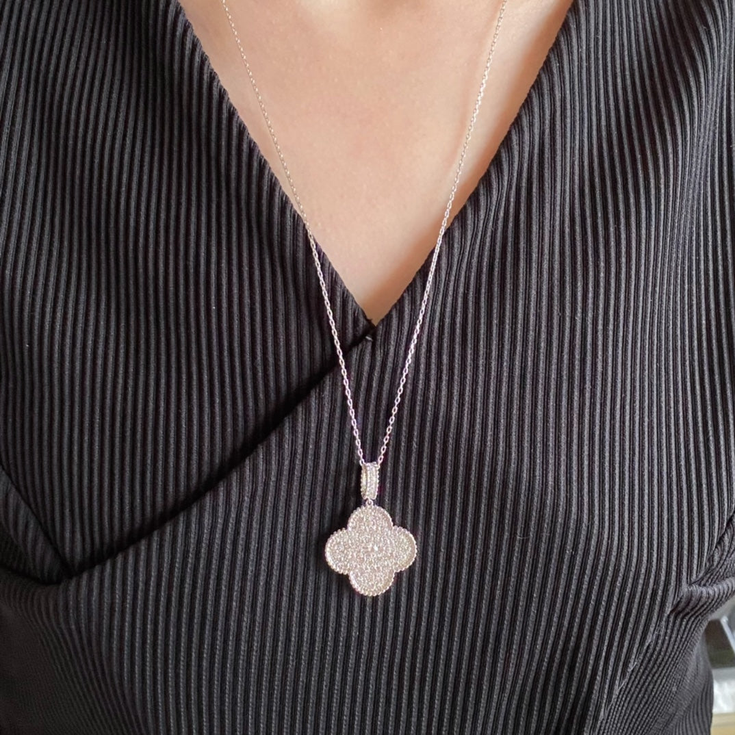 [⭐Luxery]CLOVER 25MM LARGE PEDANT DIAMOND PAVED LONG NECKLACE