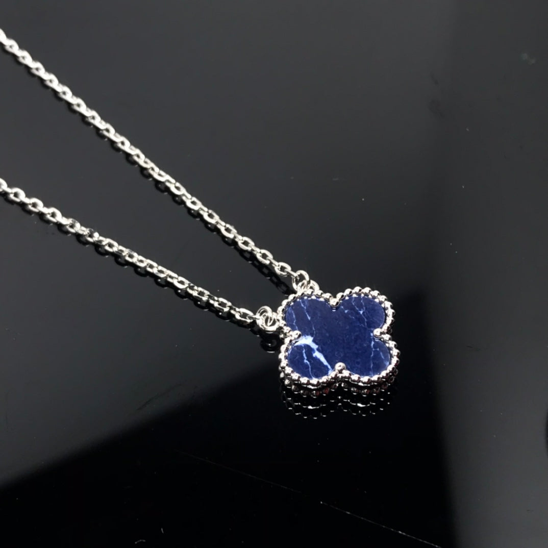 [⭐Luxery]CLOVER PIETERSITE SILVER LONG NECKLACE