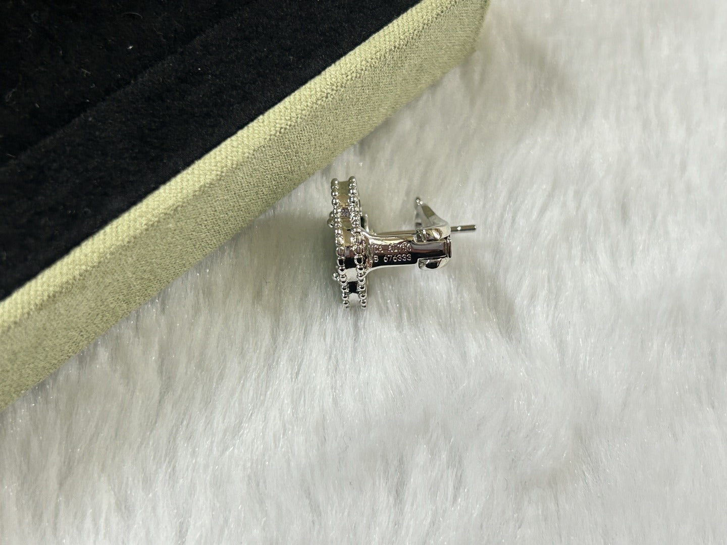 [⭐Luxery]CLOVER PIETERSITE MEDIUM STUD EARRINGS