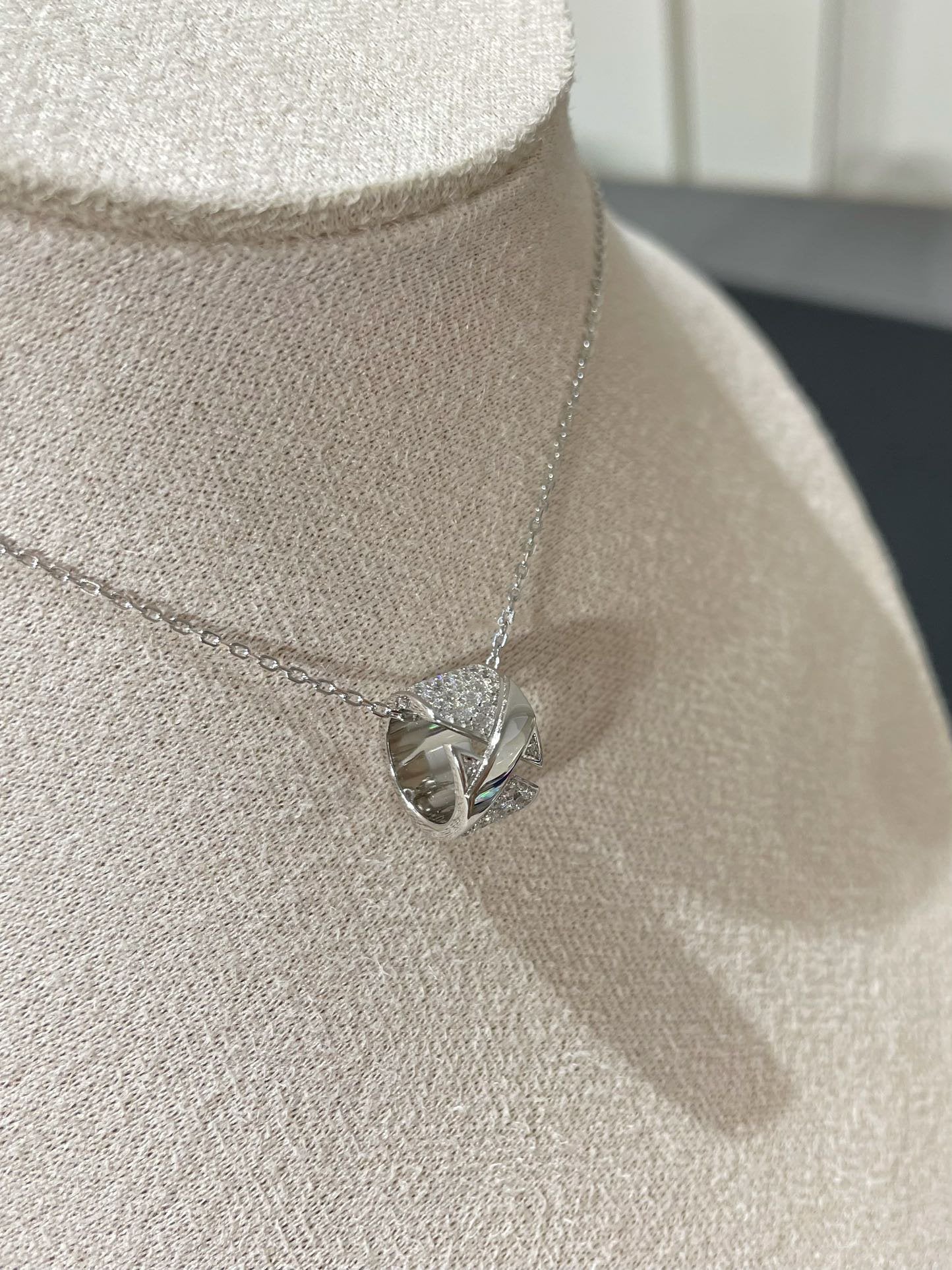 [⭐Luxery]LIENS EVIDENCE DIAMOND PAVED NECKLACE
