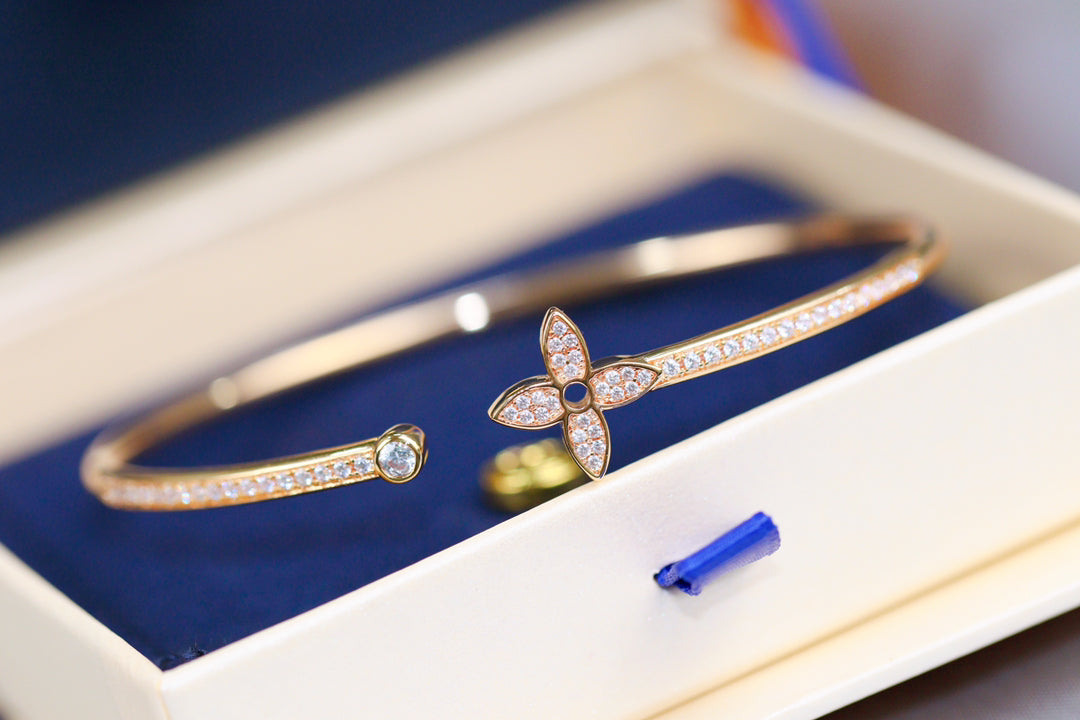 [⭐Luxery]IDYLLE PINK GOLD OPEN BRACELET DIAMOND PAVED