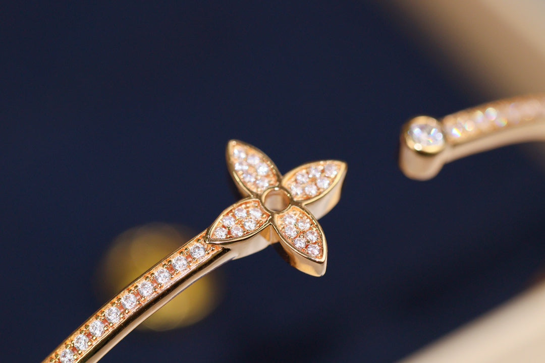 [⭐Luxery]IDYLLE PINK GOLD OPEN BRACELET DIAMOND PAVED