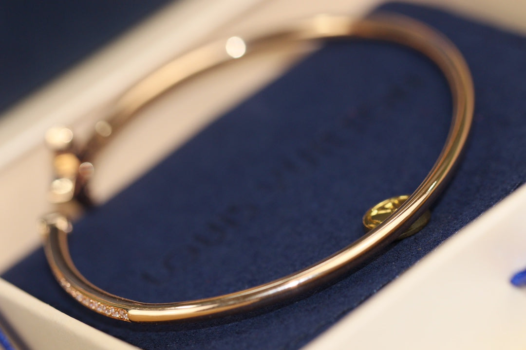 [⭐Luxery]IDYLLE PINK GOLD OPEN BRACELET DIAMOND PAVED
