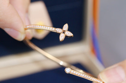 [⭐Luxery]IDYLLE PINK GOLD OPEN BRACELET DIAMOND PAVED