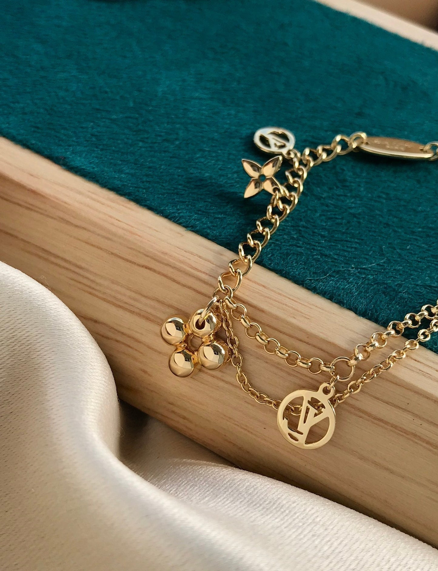 [⭐Luxery]BLOOMING PINK GOLD MOP BRACELET