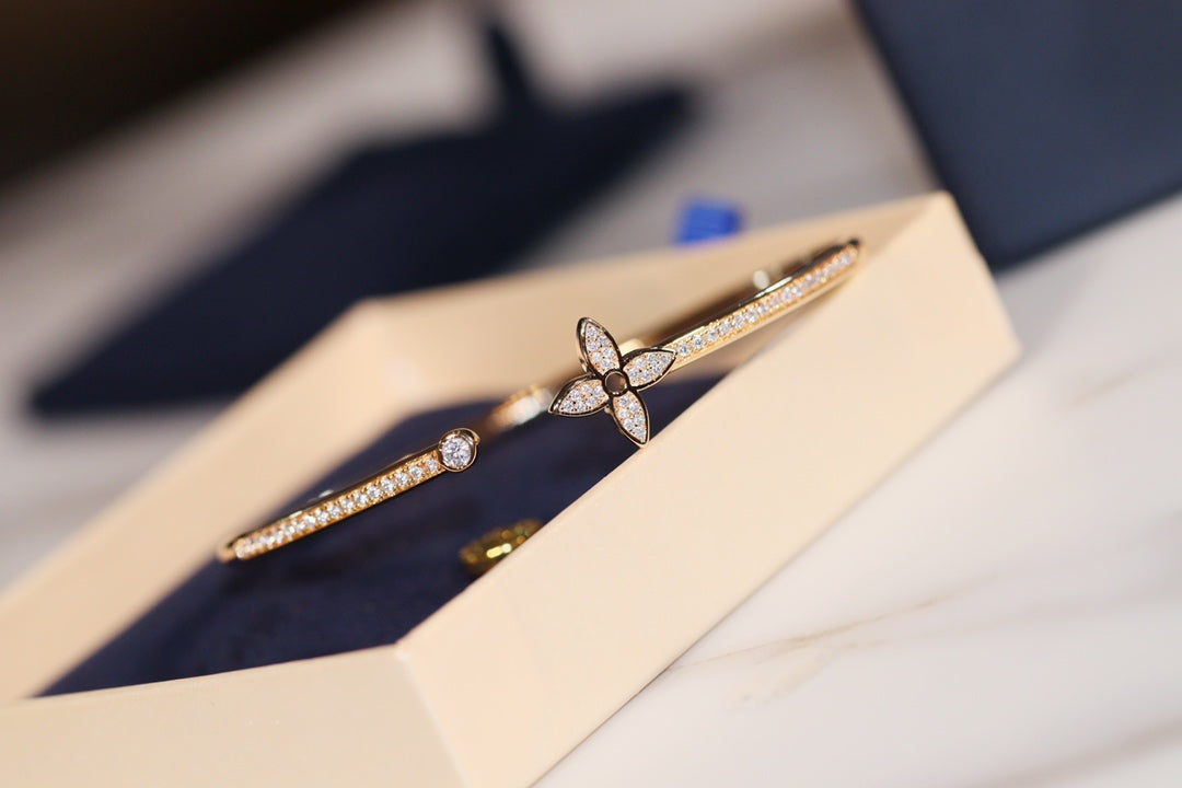 [⭐Luxery]IDYLLE GOLD OPEN BRACELET DIAMOND PAVED