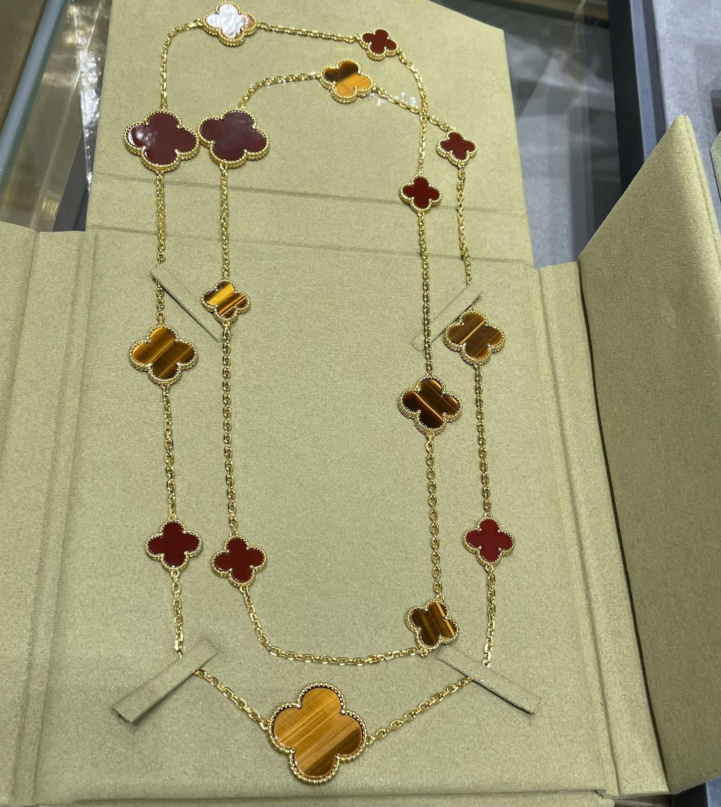 [⭐Luxery]CLOVER 16 MOTIF CARNELIAN TIGER EYE ROSE GOLD NECKLACE