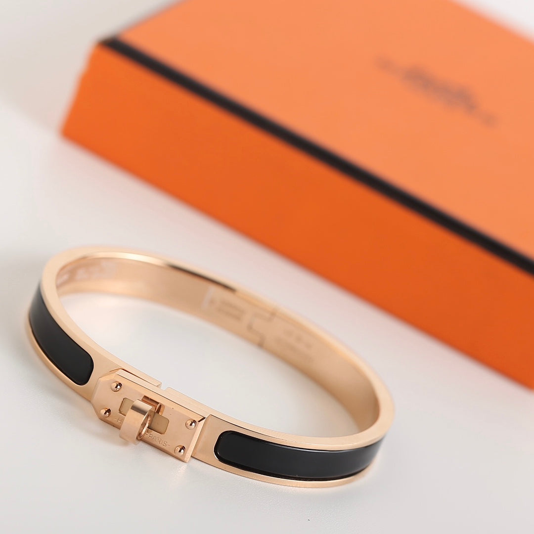 [⭐Luxery]HM KELLY BLACK BRACELET