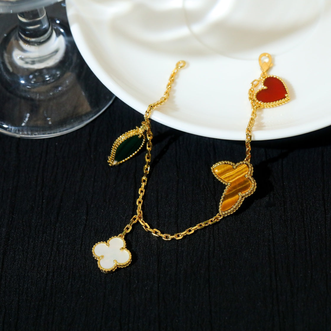 [⭐Luxery]LUCKY SPRING 5 MOTIF GOLD BRACELET