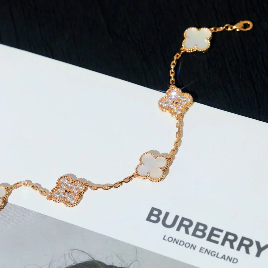 [⭐Luxery]CLOVER WHITE PEARL MOP 5 MOTIF BRACELET COLLECTION