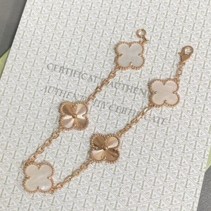 [⭐Luxery]CLOVER WHITE PEARL MOP 5 MOTIF BRACELET COLLECTION