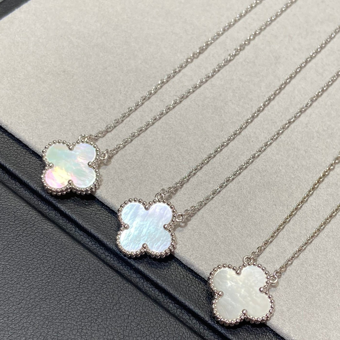 [⭐Luxery]CLOVER MEDIUM SILVER WHITE MOP NECKLACE