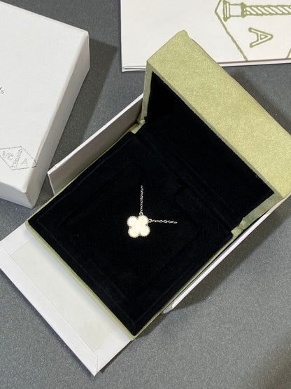 [⭐Luxery]CLOVER MEDIUM SILVER WHITE MOP NECKLACE
