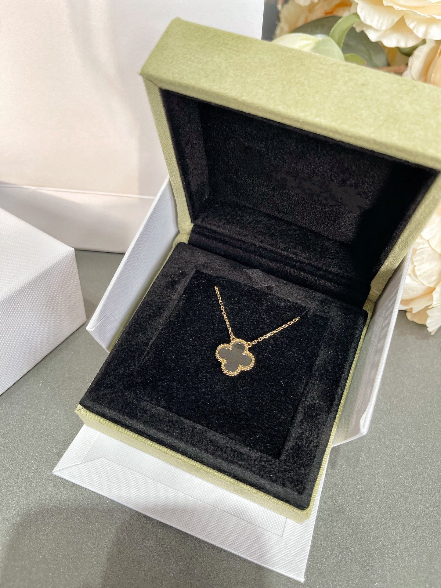 [⭐Luxery]CLOVER ROCK CRYSTAL ROSE GOLD NECKLACE