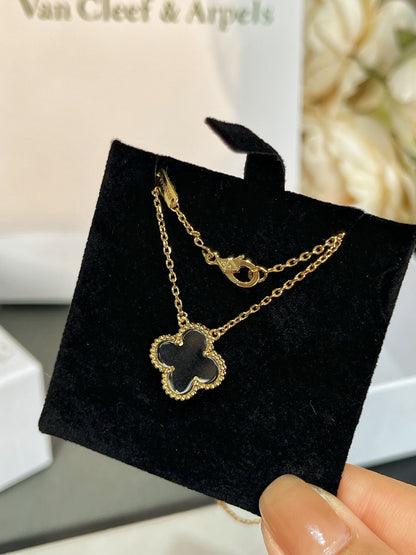 [⭐Luxery]CLOVER ROCK CRYSTAL ROSE GOLD NECKLACE