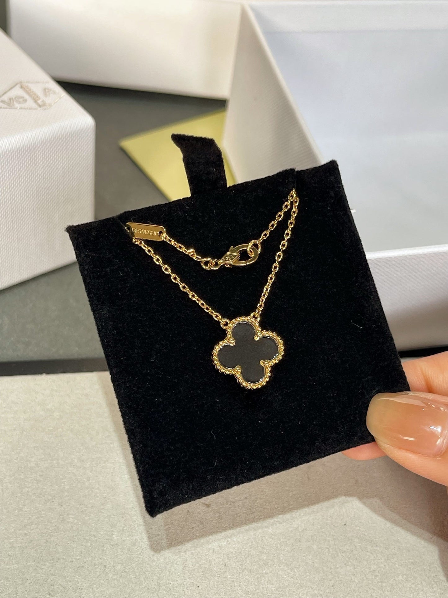 [⭐Luxery]CLOVER ROCK CRYSTAL ROSE GOLD NECKLACE