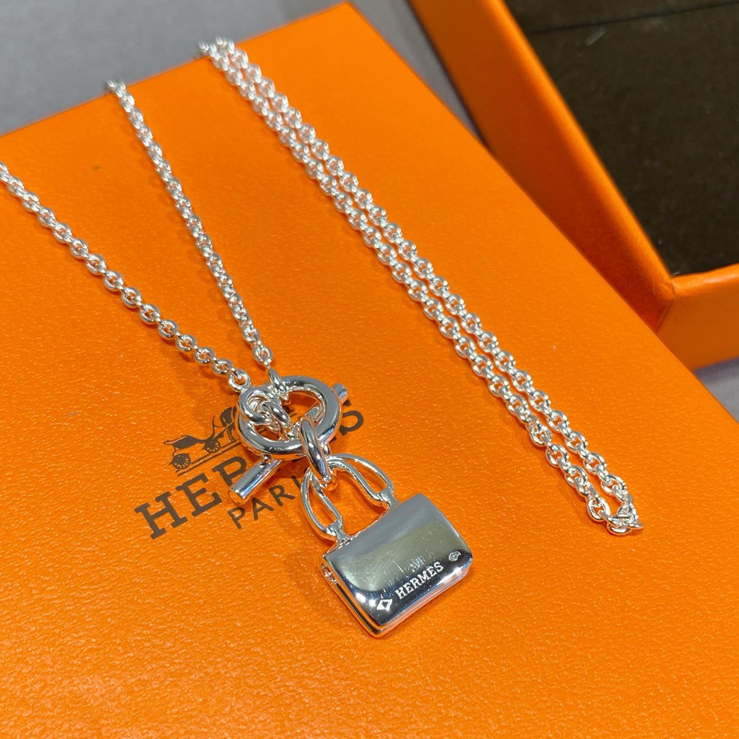 [⭐Luxery]CONSTANCE PEDANT SILVER NECKLACE