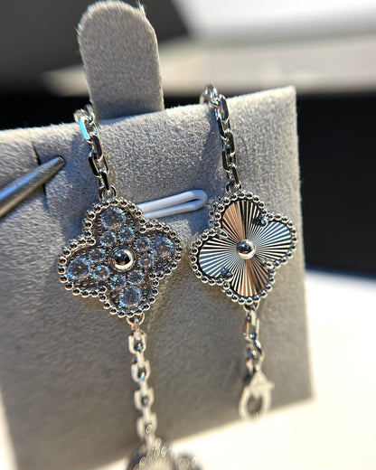 [⭐Luxery] CLOVER 5 MOTIF LASER BRACELET COLLECTION