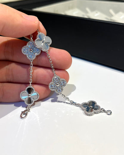 [⭐Luxery] CLOVER 5 MOTIF LASER BRACELET COLLECTION