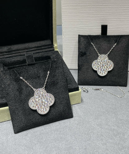 [⭐Luxery]CLOVER 25MM LARGE PENDANT DIAMOND PAVED SILVER NECKLACE