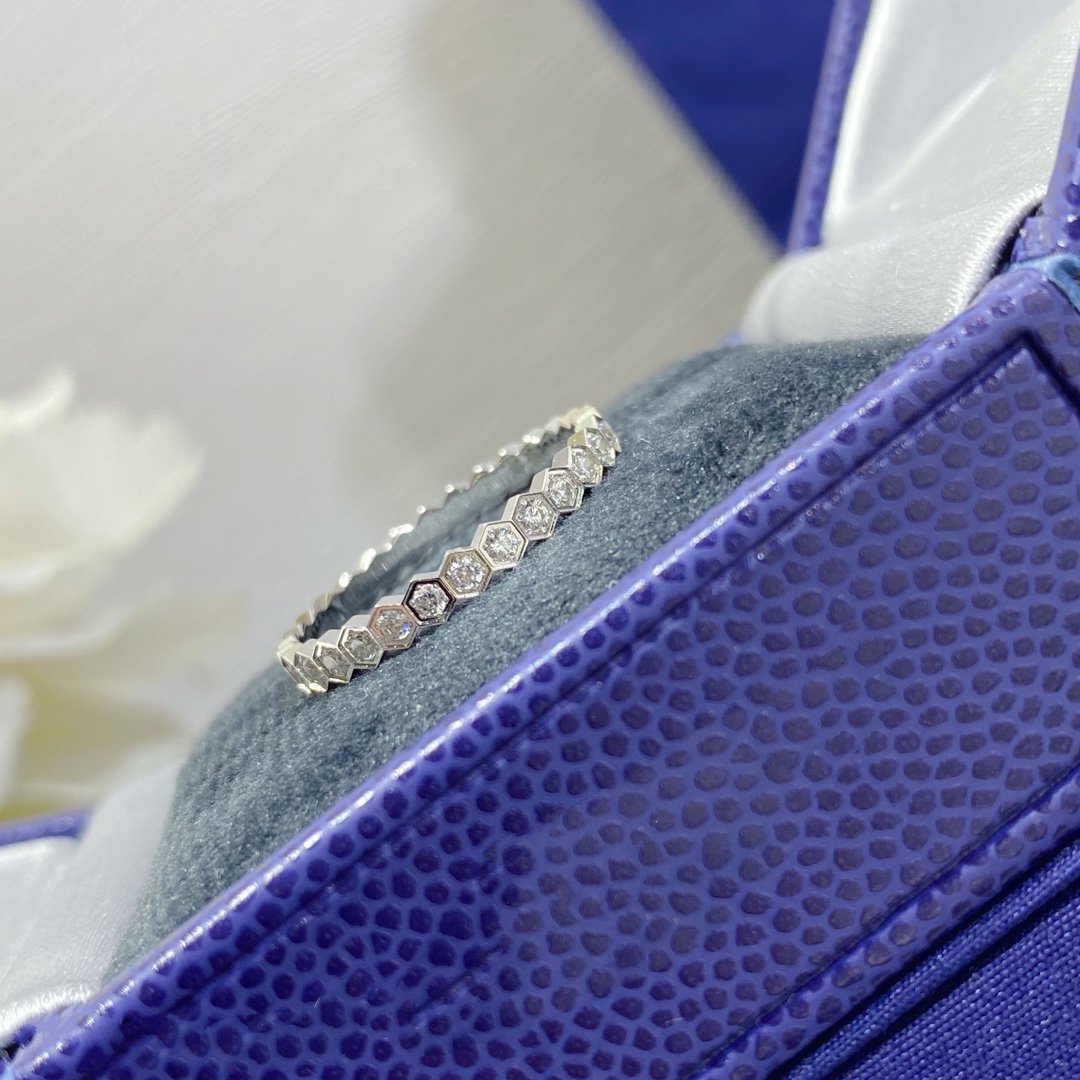 [⭐Luxery]BEE LOVE DIAMOND PAVED SMALL RING